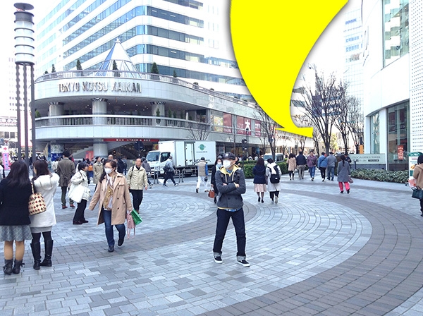 JR有楽町駅の中央口を出たら目の前のマルイと東京交通会館の間を進む