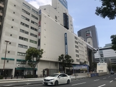 横浜西口徒歩4分。