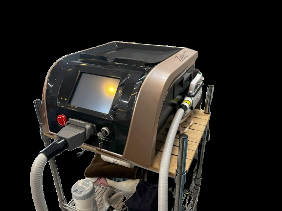 Zeus SPL は、痛みや皮膚に与えるイメージを軽減