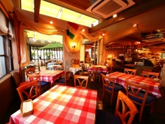 青葉台の隠れ家的イタリアン・グリーンハウス。開放的な店内☆