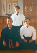 至誠館道場にて。故・林邦史朗師匠、増田幸弘、佐藤亜里香先生