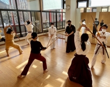 礼法・所作から基本の素振り、そして立ち廻りへ