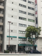→1階がチャコットさんのビル 7階です。