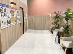 買取専門店おたからやイオンマリナタウン店 店内